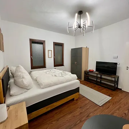 Sahara Hosting 3 *